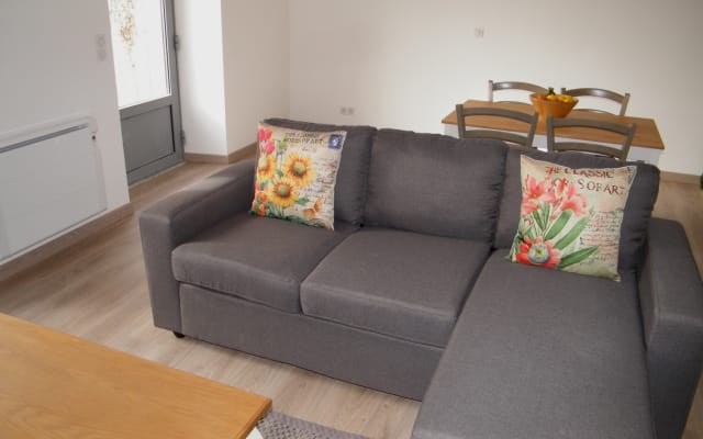 The Cottage - One Bedroom Gites On A Traditional French Vineyard