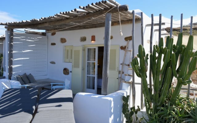 UNIQUE SPOT BY THE BEACH WITH SEA VIEW FOR 2 GUESTS