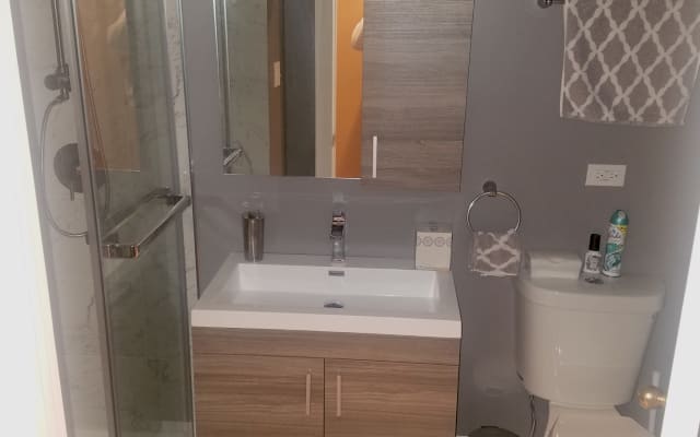 Uptown private bedroom and bathroom - Picture 8