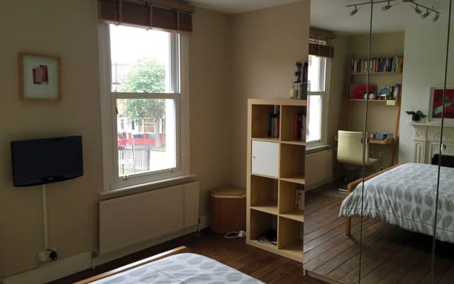 King size room with Private bathroom in relaxing home!