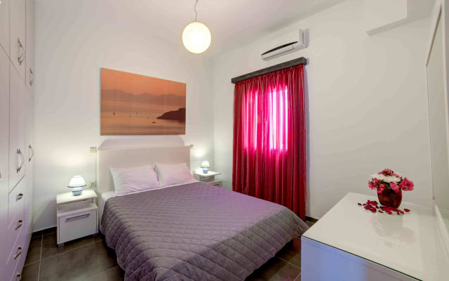 Adelphi Apartment 1, Two Bedroom Apartment, Perissa, Santorini - Picture 10