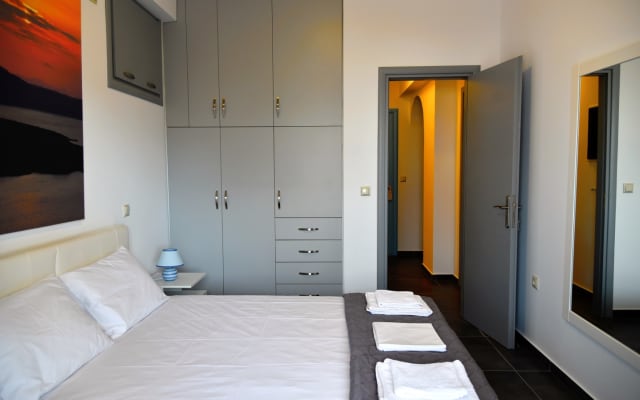 Adelphi Apartment 1, Two Bedroom Apartment, Perissa, Santorini - Picture 17
