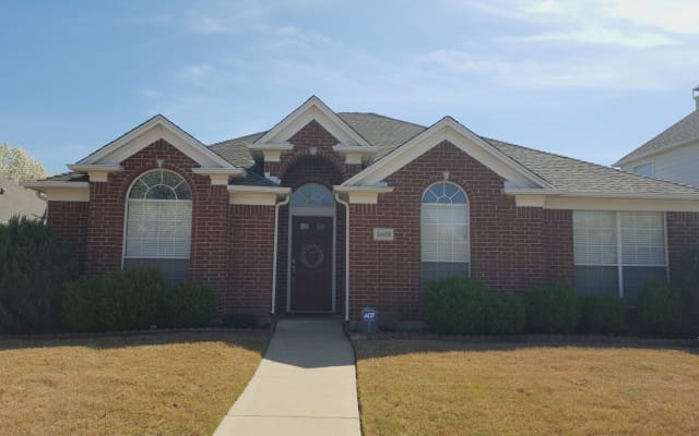Clean and safe place close to DFW Airport (Room 3) - Picture 12