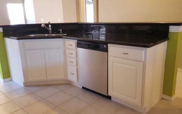 Clean and safe place close to DFW Airport (Room 2) - Picture 8