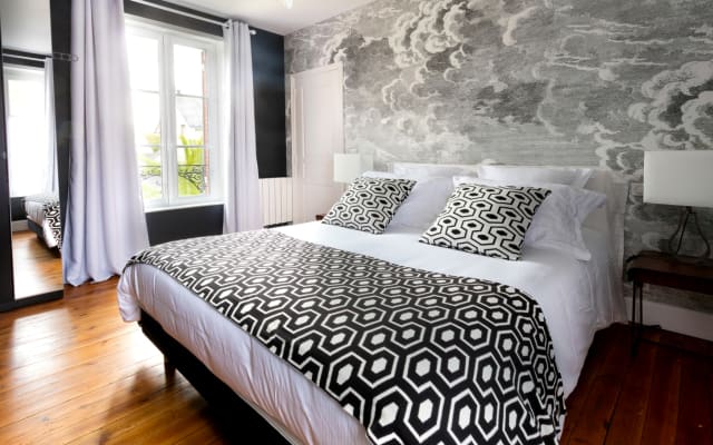 LES NUAGES, bed and breakfast in Villa LA RUCHE