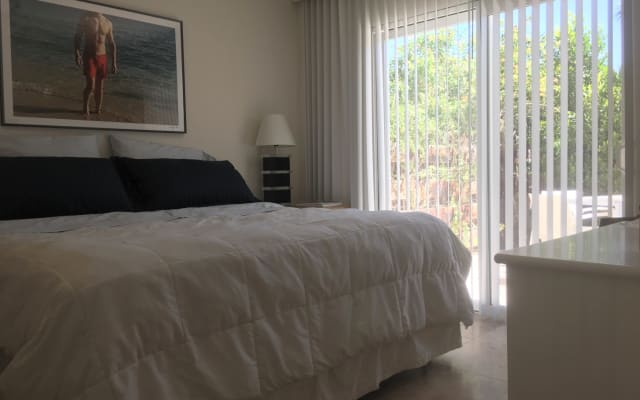 Casa Cerritos Blue Guest Room - Picture 14