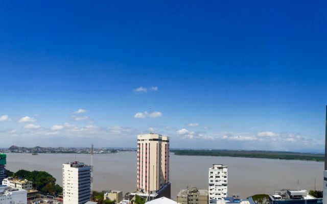  24/7 SICHERHEIT, HOCHHAUS MIT BLICK AUF FLUSS UND STADT, KINGSIZE-BETT, KOSTENLOSES PARKEN - Foto 6