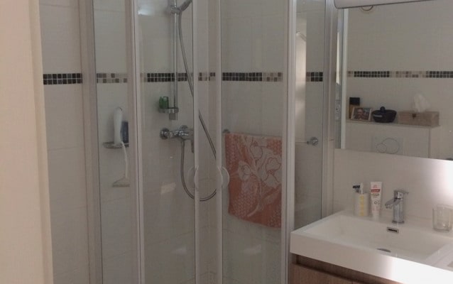 Bonita habitación en un pequeño edificio en el lago - Foto 6