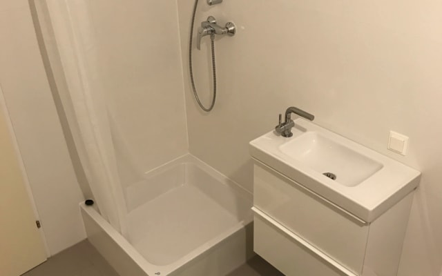 Zimmer im Stadtzentrum mit eigener Dusche - Foto 4