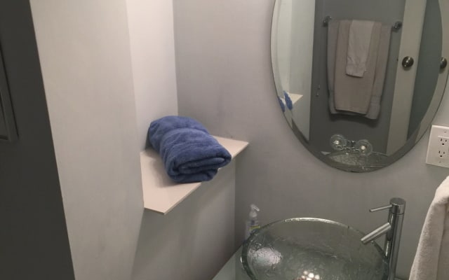 gran dormitorio principal con baño privado y terraza exterior muy...