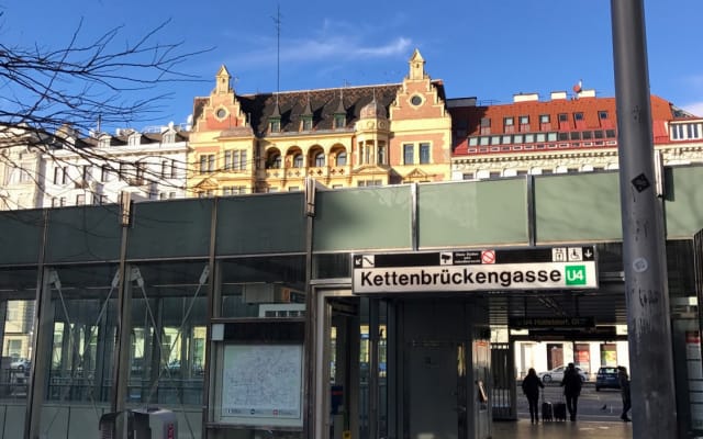 Zimmer mit eigener Dusche und Waschbecken im Herzen von Wien - Foto 10