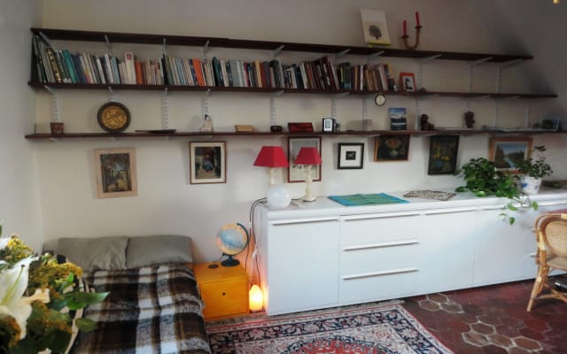 Marais quiet and sunny apartment