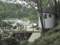 Casa de barcos com uma localização maravilhosa à beira do lago.