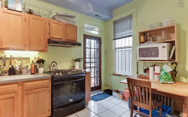 Grand Victorian in Columbia Heights - Picture 10