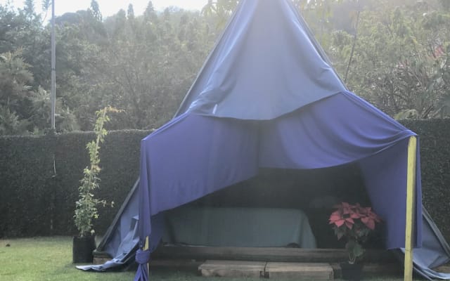 Glamping dans les collines vertes