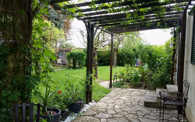 Pequena casa adorável com piscina aquecida