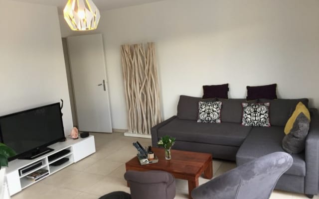 Quarto num apartamento calmo e agradável