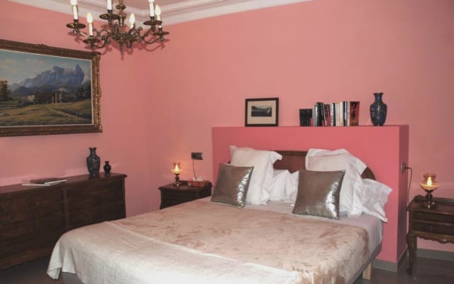 PREMIUM double room - private bathroom in the gay district,