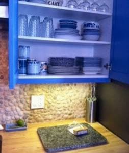 Room in shared apartment downtown