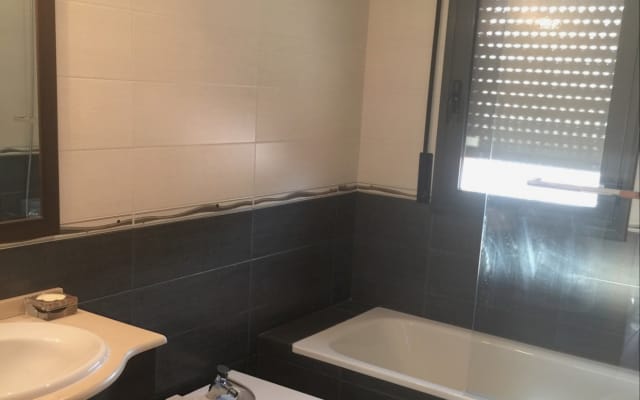 Chambre double avec salle de bain commune