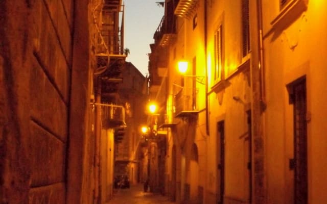Romantic flat in the historic centre  - Picture 18