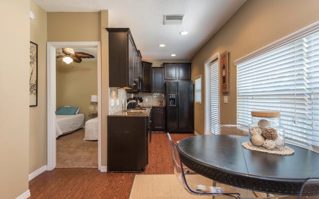 DwnTwn Home Near Hot Restaurant Scene + Gaybor