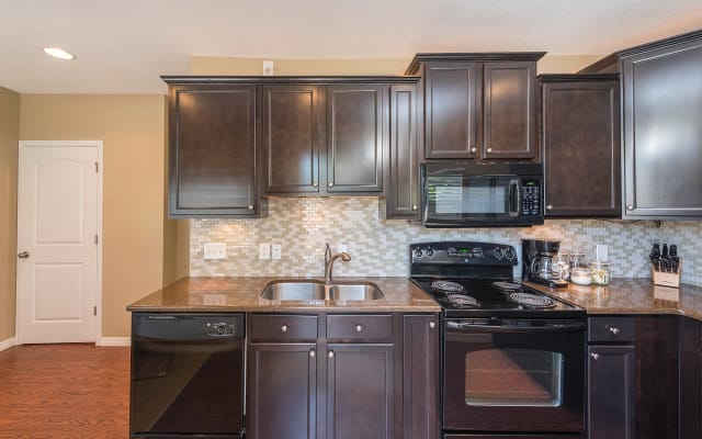 DwnTwn Home Near Hot Restaurant Scene + Gaybor