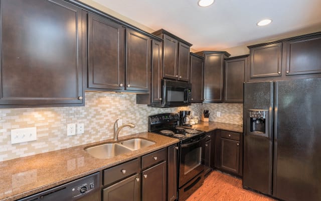 DwnTwn Home Near Hot Restaurant Scene + Gaybor