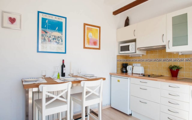 ANA : COZY, CENTRIC avec LOVELY TERRACE