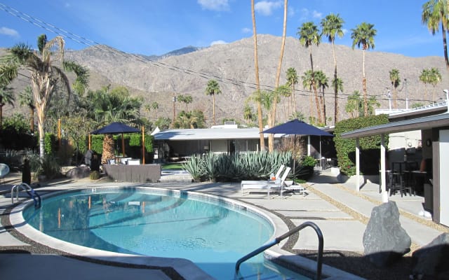 Come Play in the Sun in a Secluded Resort Like Setting!