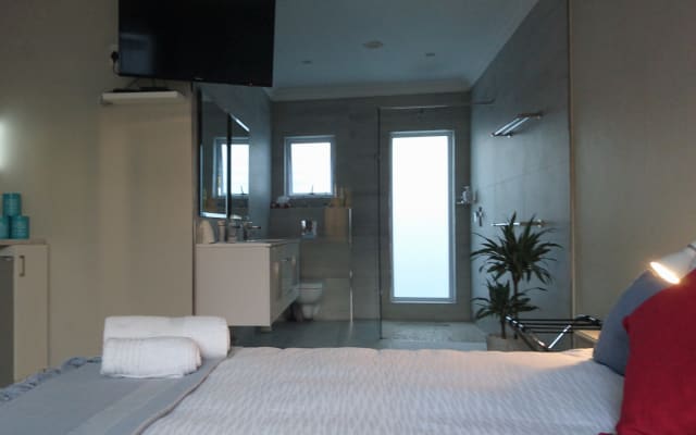 Hamilton Garden Suite 1