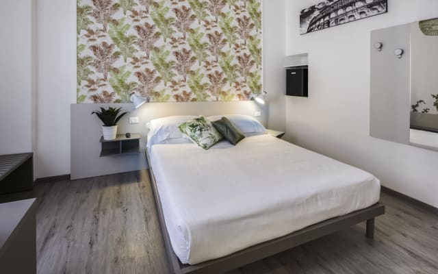 Modern double room in historical district next to the central station