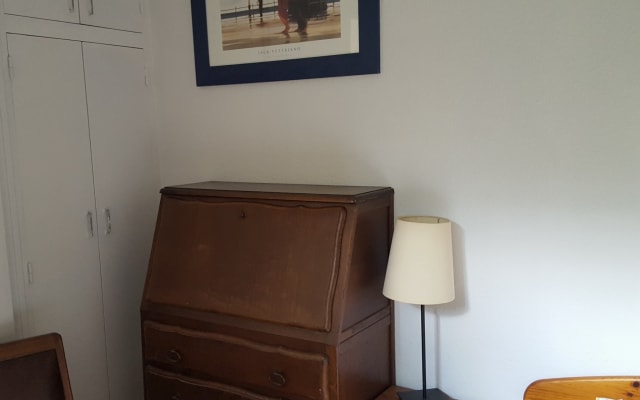 JOLIE CHAMBRE INDÉPENDANTE AVEC JARDIN