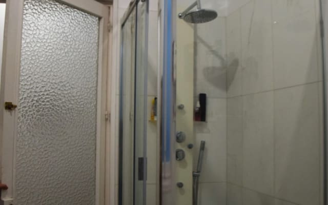 Quarto com cama grande no centro histórico de Madrid - Foto 16