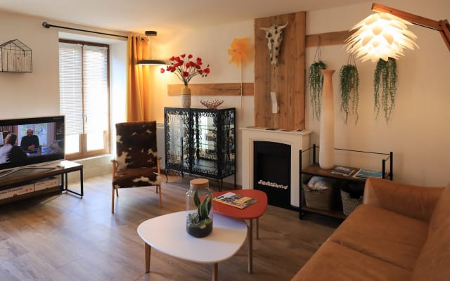 Cœur de ville,chaleureux T2 cosy, clim, parking, wifi