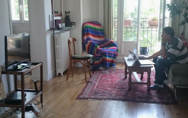2 Schlafzimmer Apt mit Blick auf den Eiffelturm und einen schönen Park