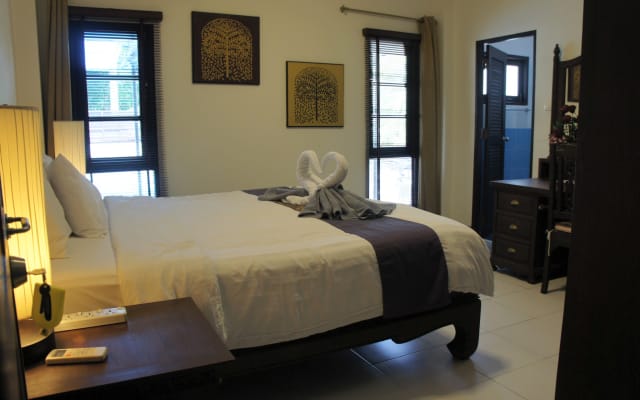 Phuket Gay Homestay - Quarto A - Cama king size - Foto 1