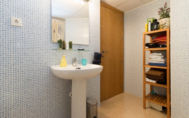 GRANDE CHAMBRE PRIVÉE AVEC TOILETTES EXCLUSIVES À MURCIA