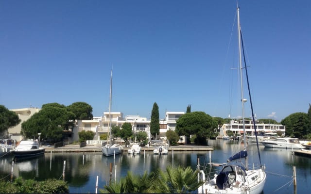 65M2 piso en un puerto deportivo en Port Camargue