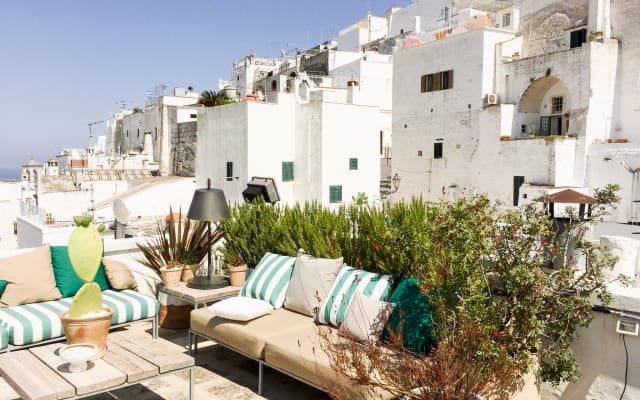 Charmosa casa típica da Apúlia com terraço panorâmico e vista para o...