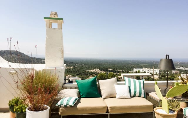 Charmosa casa típica da Apúlia com terraço panorâmico e vista para o...