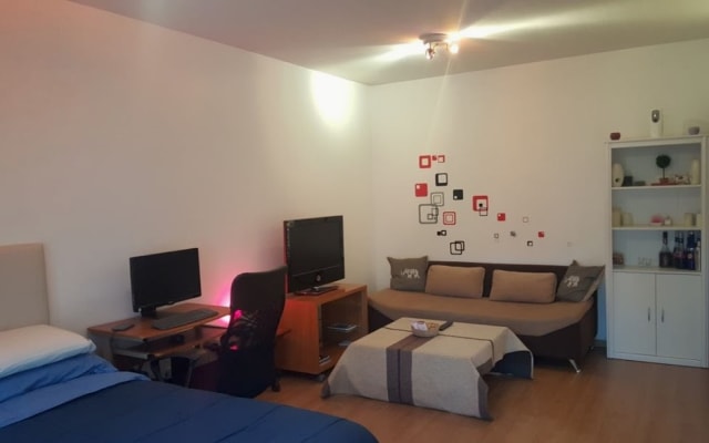 Schönes Appartement in einer ruhigen, sicheren und grünen Gegend.