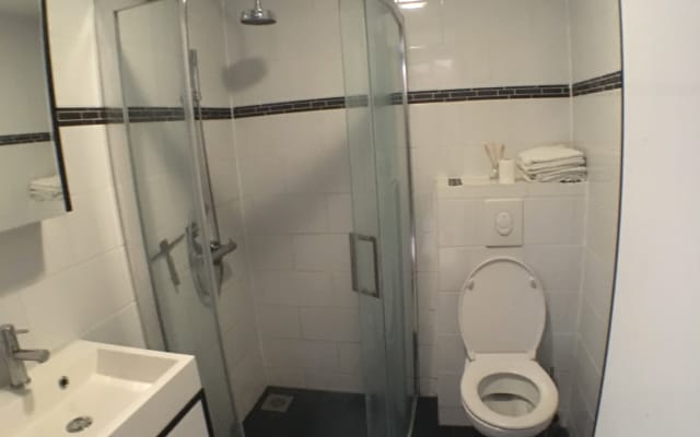 Quarto privado acolhedor com um anfitrião simpático