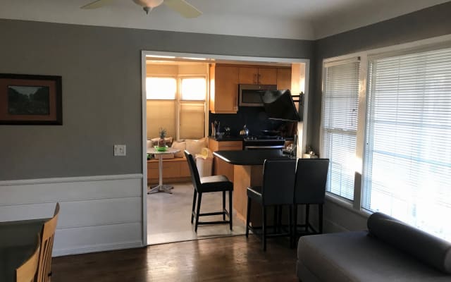 Prime location in Los Feliz Village - Picture 5