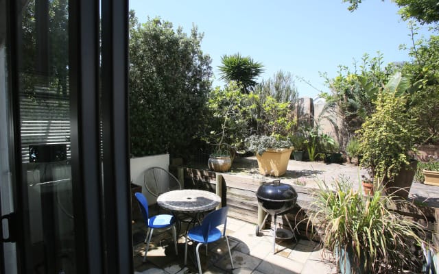 Private and Very Comfortable Modern Apartment - Picture 17