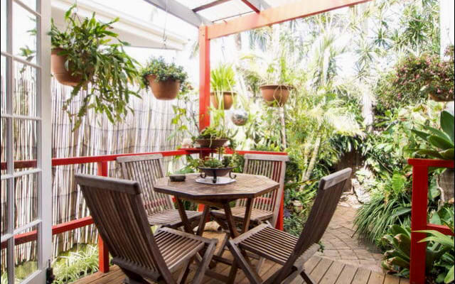 Chambre ensoleillée dans une jolie maison avec jardin tropical isolé. - Photo 6