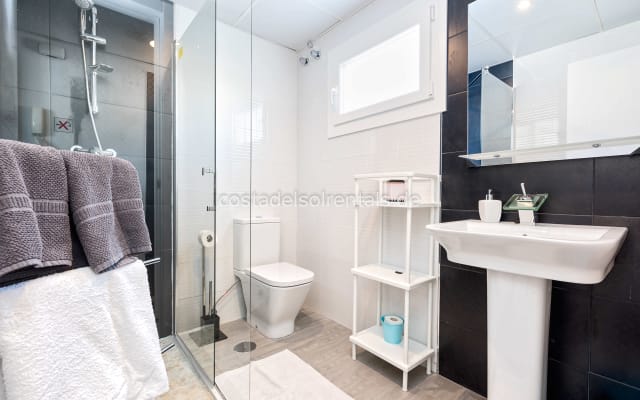 Fantastic, ultra-modern apartment Casa Ronaldo in first beach line - Picture 13