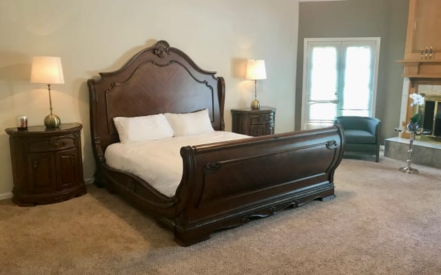 Mini Mansion in Houston  - Picture 10