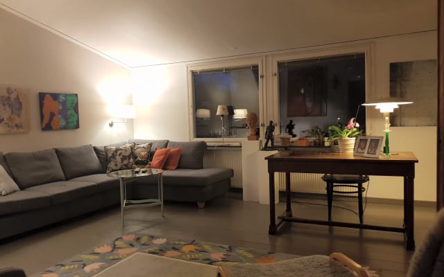 Chambre d'hôtes disponible dans la banlieue de Hässelby Gård