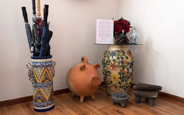 Departamento, in the heart of the gay scene, Zona Rosa, US Embassy